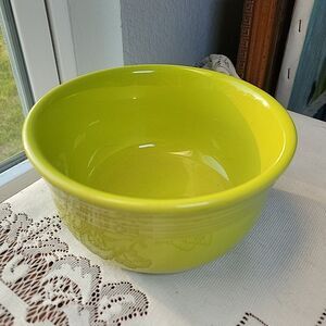 Homer Laughlin HLC Fiesta Fiestaware Lemongrass Green Gusto Bowl 28 OZ Retired